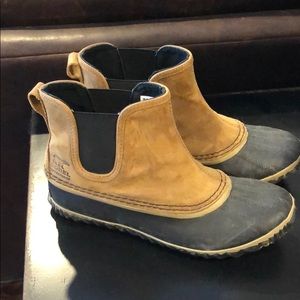 Sorel short waterproof boots